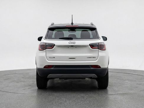 Used 2025 Jeep Compass Trailhawk AWD/4WD image 7