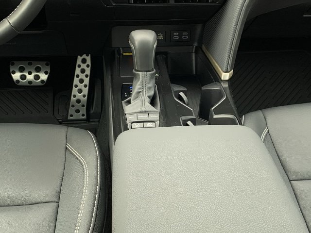 Used 2026 Toyota Camry SE FWD image 27
