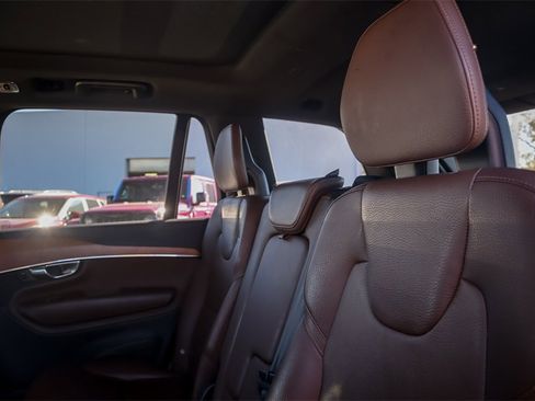 Used 2022 Volvo XC90 T6 Momentum w/ Advanced Package image 26