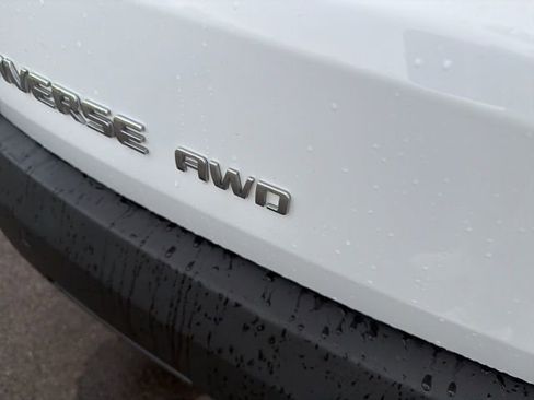 Used 2023 Chevrolet Traverse LT AWD/4WD image 10