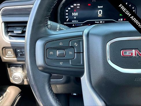 Used 2023 GMC Yukon XL SLT AWD/4WD image 13