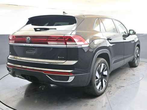 Certified 2025 Volkswagen Atlas Cross Sport SE image 5