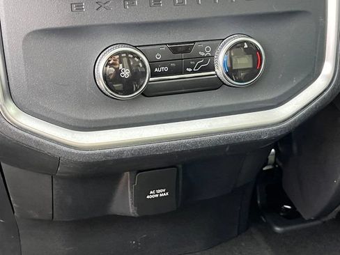 Used 2025 Ford Expedition Active AWD/4WD image 12