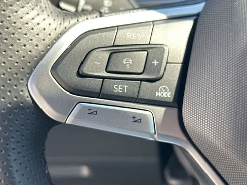 New 2026 Volkswagen Tiguan SE R-Line image 19