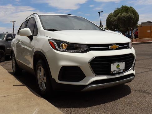Used 2021 Chevrolet Trax LT AWD/4WD image 18