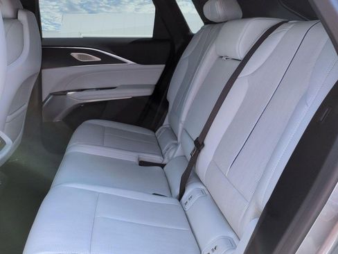 Certified 2024 Cadillac Lyriq Luxury AWD/4WD image 30