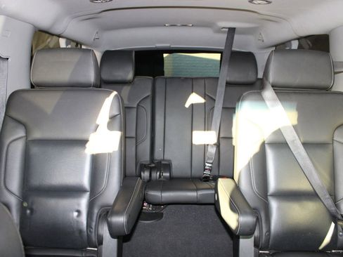 Used 2019 GMC Yukon XL SLT w/ Graphite Performance Edition image 15