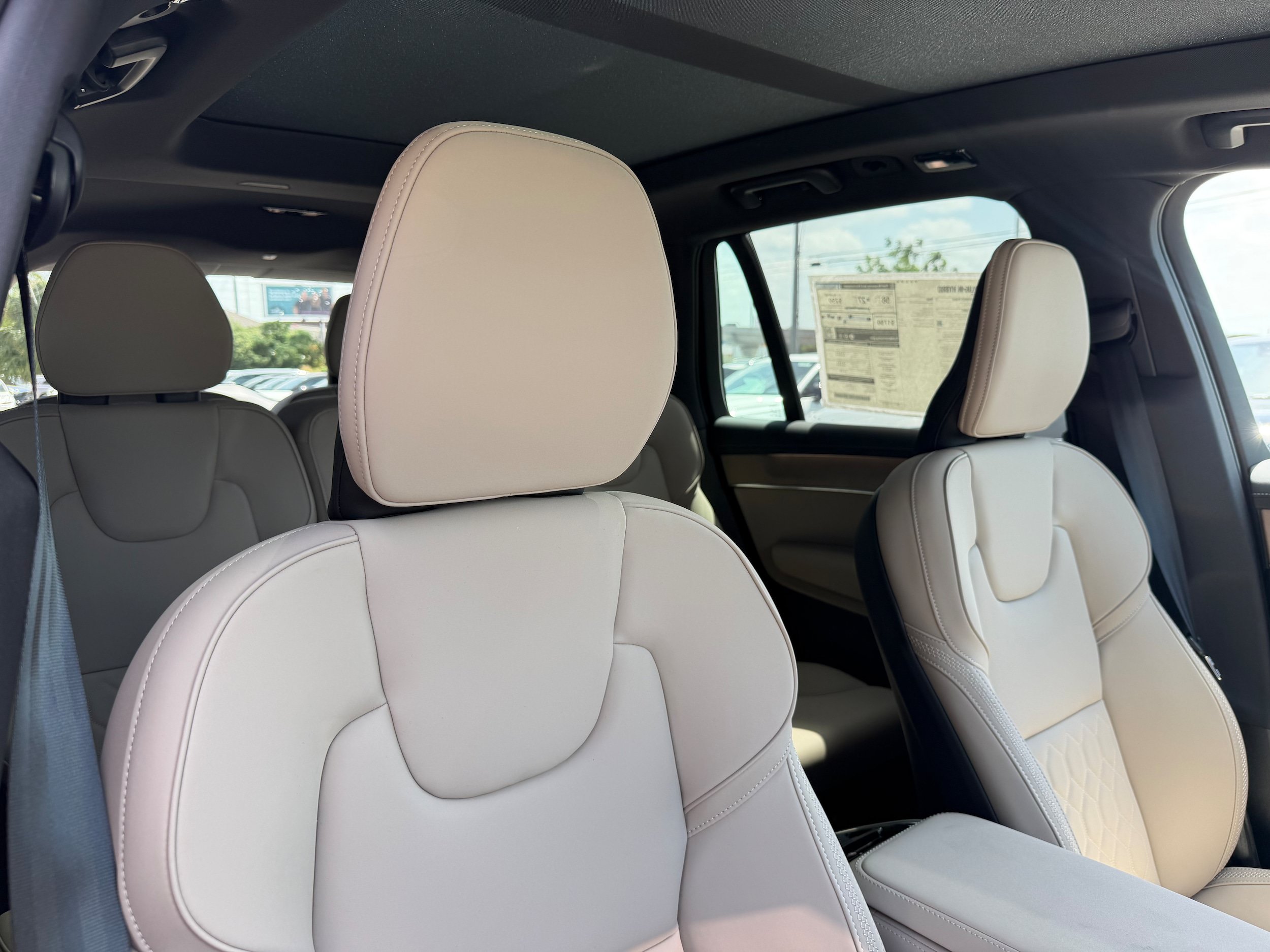 New 2026 Volvo XC90 T8 Plus w/ Protection Package Premier AWD/4WD image 9
