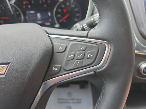 Used 2024 Chevrolet Equinox LT FWD image 19