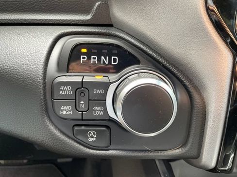 Used 2025 RAM 1500 Big Horn AWD/4WD image 35