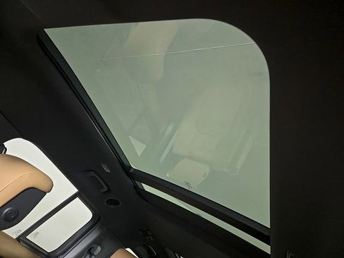 New 2026 Land Rover Defender 130 X-Dynamic SE AWD/4WD image 14