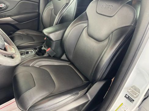 Used 2022 Jeep Cherokee Latitude Lux FWD image 33