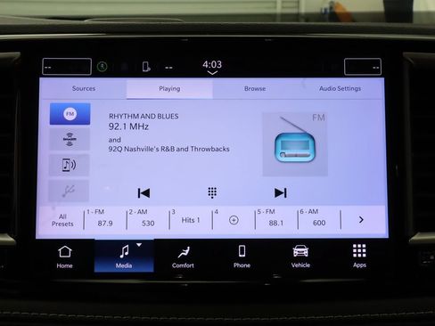 Used 2023 Chrysler Pacifica Touring-L w/ S Appearance Package FWD image 19