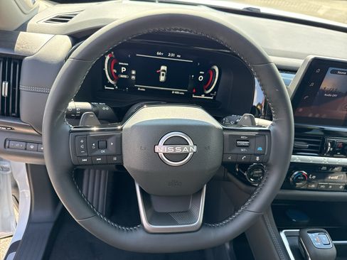 New 2026 Nissan Pathfinder Platinum AWD/4WD image 16