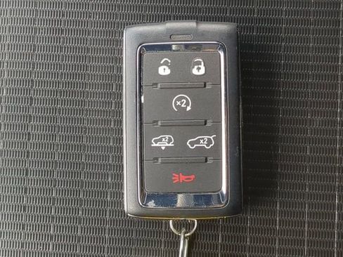 Used 2025 Jeep Grand Wagoneer L Series III w/ Rear Seat Video Group 1 AWD/4WD image 39