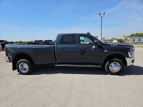 New 2026 RAM 3500 Tradesman AWD/4WD image 39