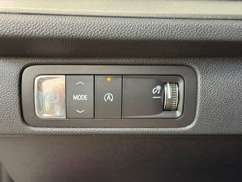 New 2026 Chevrolet Traverse LT w/ Sun and Wheel Package FWD image 31
