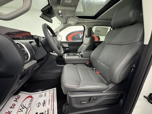 New 2025 Ford Expedition Active image 15