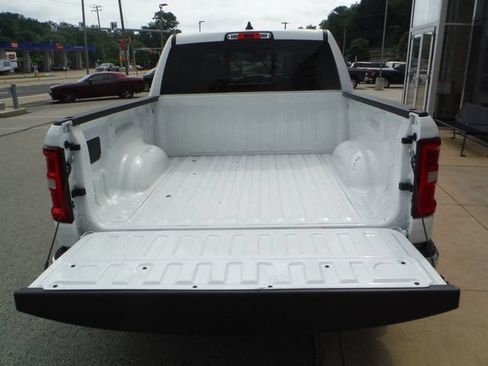 Used 2026 RAM 1500 Laramie AWD/4WD image 15