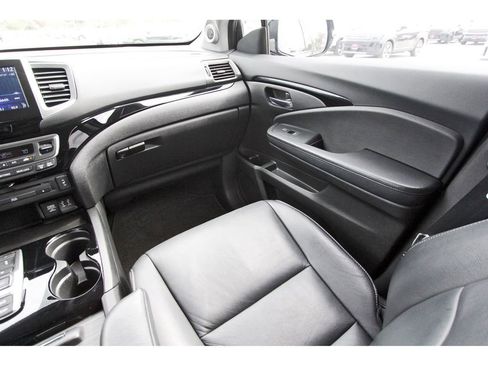 Used 2016 Honda Pilot Touring image 13