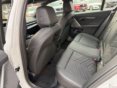 Used 2025 BMW i5 xDrive40 w/ Premium Package image 17
