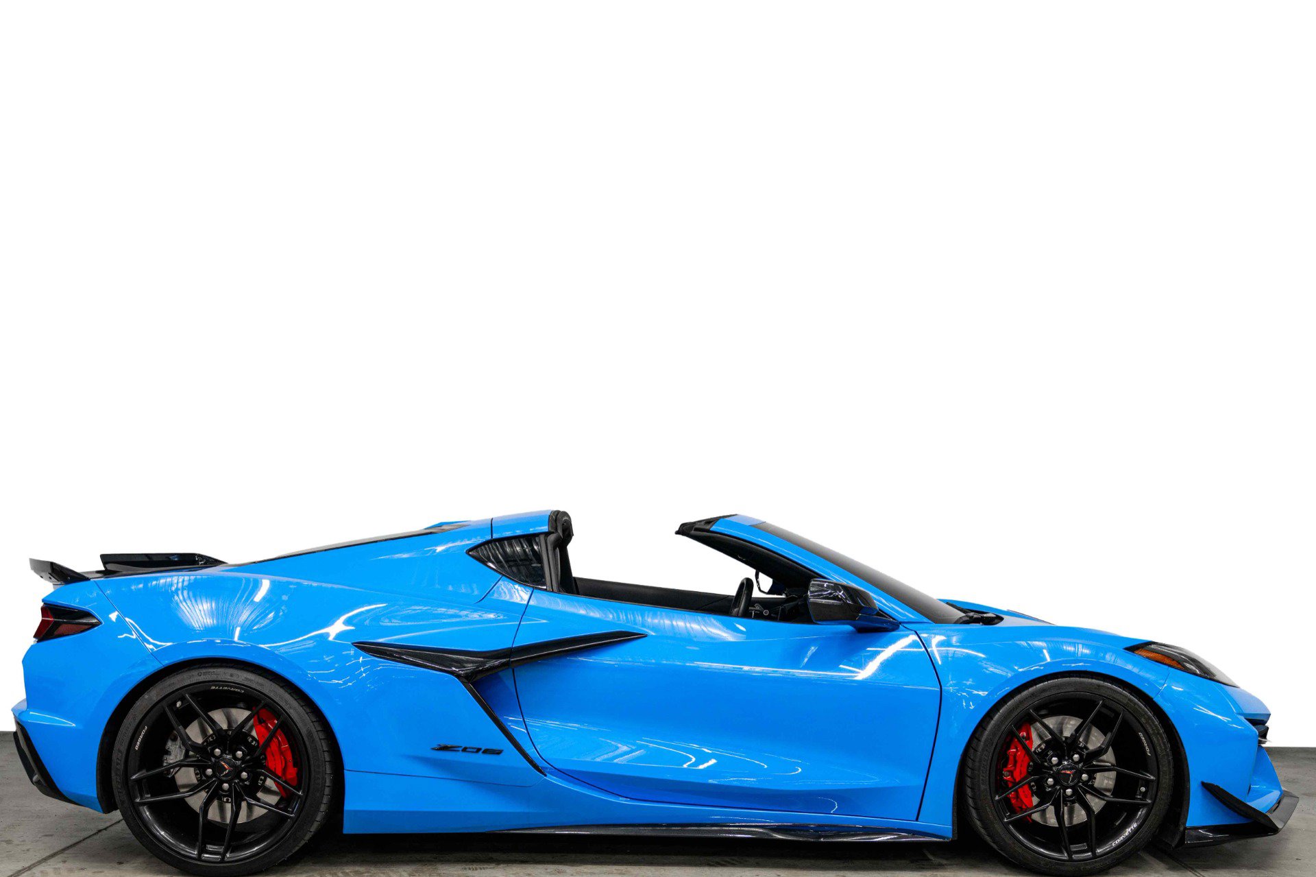Used 2025 Chevrolet Corvette Z06 RWD image 2
