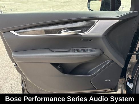 Used 2024 Cadillac XT6 Sport w/ Technology Package image 15