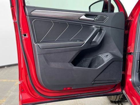 Used 2024 Volkswagen Tiguan SEL R-Line image 17