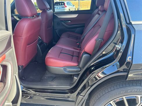 Used 2025 MAZDA CX-70 3.3 Turbo S w/ Premium Package image 21