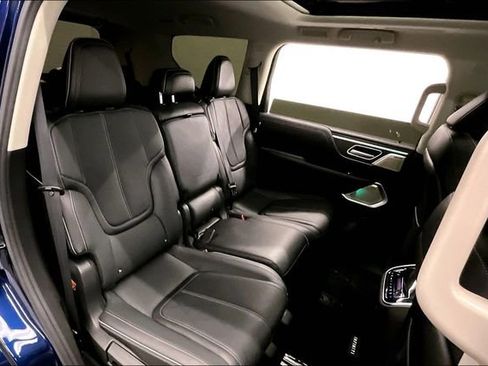 Used 2025 INFINITI QX80 Sensory image 26