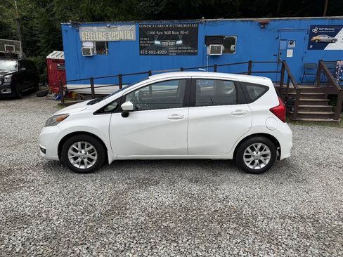 Used 2017 Nissan Versa Note SV w/ SV Appearance Package FWD image 2
