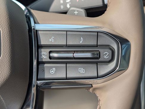 Used 2025 GMC Yukon Denali image 17