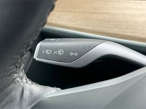Used 2023 Tesla Model 3 Standard Range image 30
