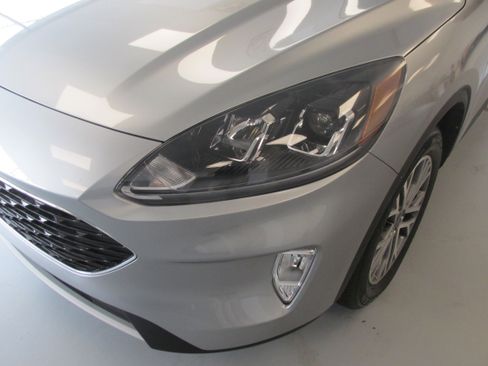 Used 2022 Ford Escape SEL w/ Technology Package image 8