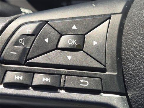 Used 2021 Nissan Kicks SV FWD image 13