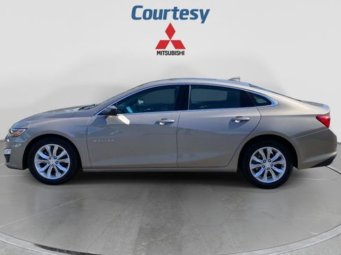 Used 2023 Chevrolet Malibu LT FWD image 2