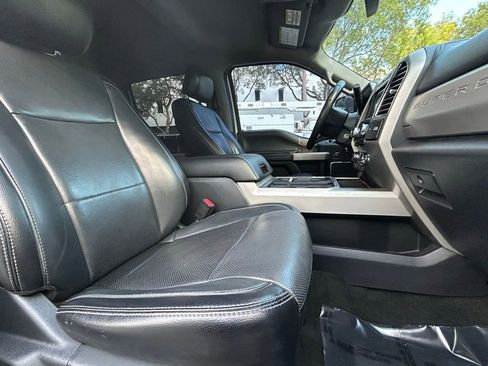 Used 2017 Ford F250 Lariat w/ Lariat Value Package image 39