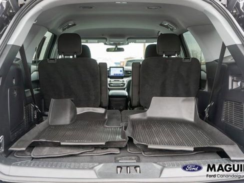 Used 2023 Ford Explorer XLT AWD/4WD image 10