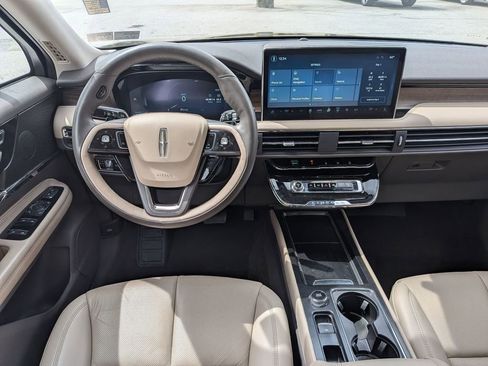 Used 2023 Lincoln Corsair Reserve AWD/4WD image 18