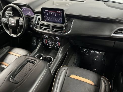 Used 2023 GMC Yukon XL AT4 w/ AT4 Premium Package AWD/4WD image 11
