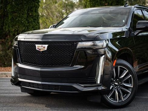 Used 2023 Cadillac Escalade Sport AWD/4WD image 2