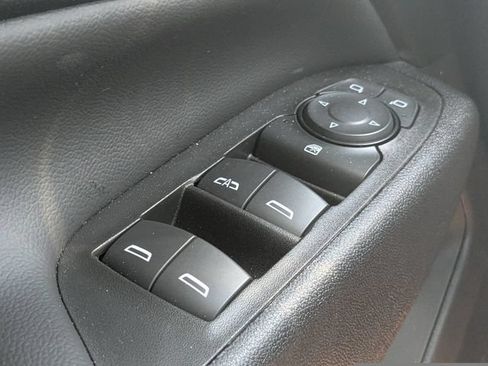 Used 2023 Chevrolet Equinox LT FWD image 23