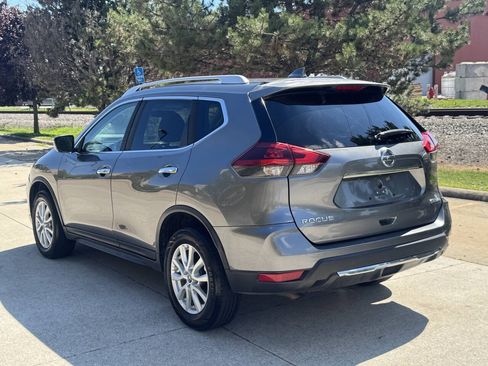 Used 2018 Nissan Rogue SV AWD/4WD image 4
