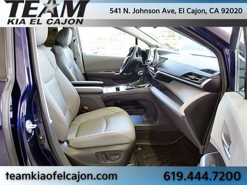 Used 2024 Toyota Sienna Limited FWD image 11