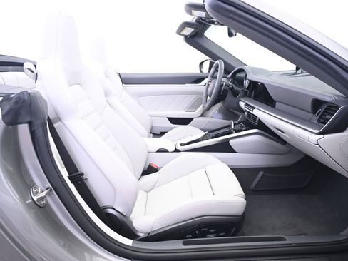 Certified 2025 Porsche 911 Turbo S AWD/4WD image 22