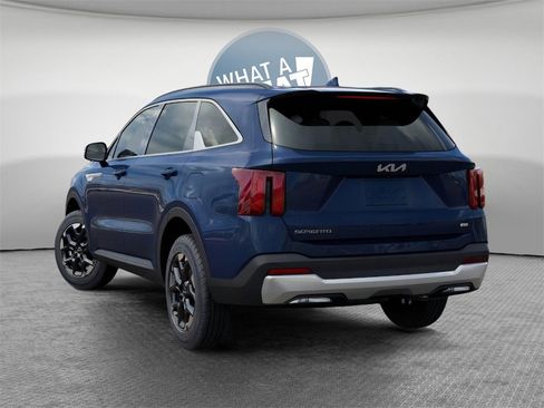 New 2026 Kia Sorento S image 4