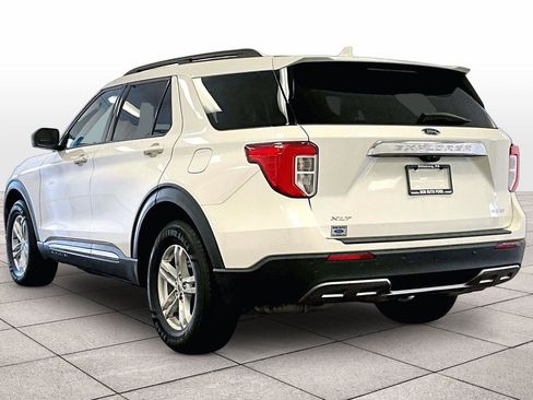 Used 2022 Ford Explorer XLT w/ Equipment Group 202A image 10