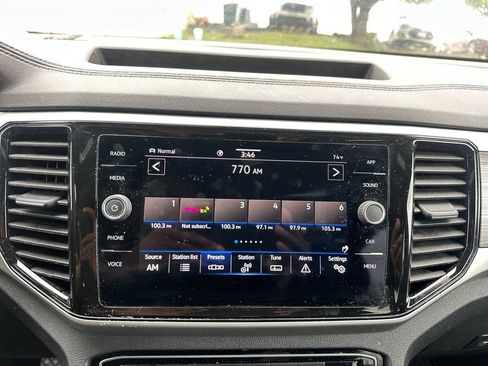Used 2022 Volkswagen Atlas Cross Sport SE AWD/4WD image 41