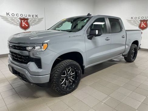 Used 2024 Chevrolet Silverado 1500 RST w/ Convenience Package II AWD/4WD image 3