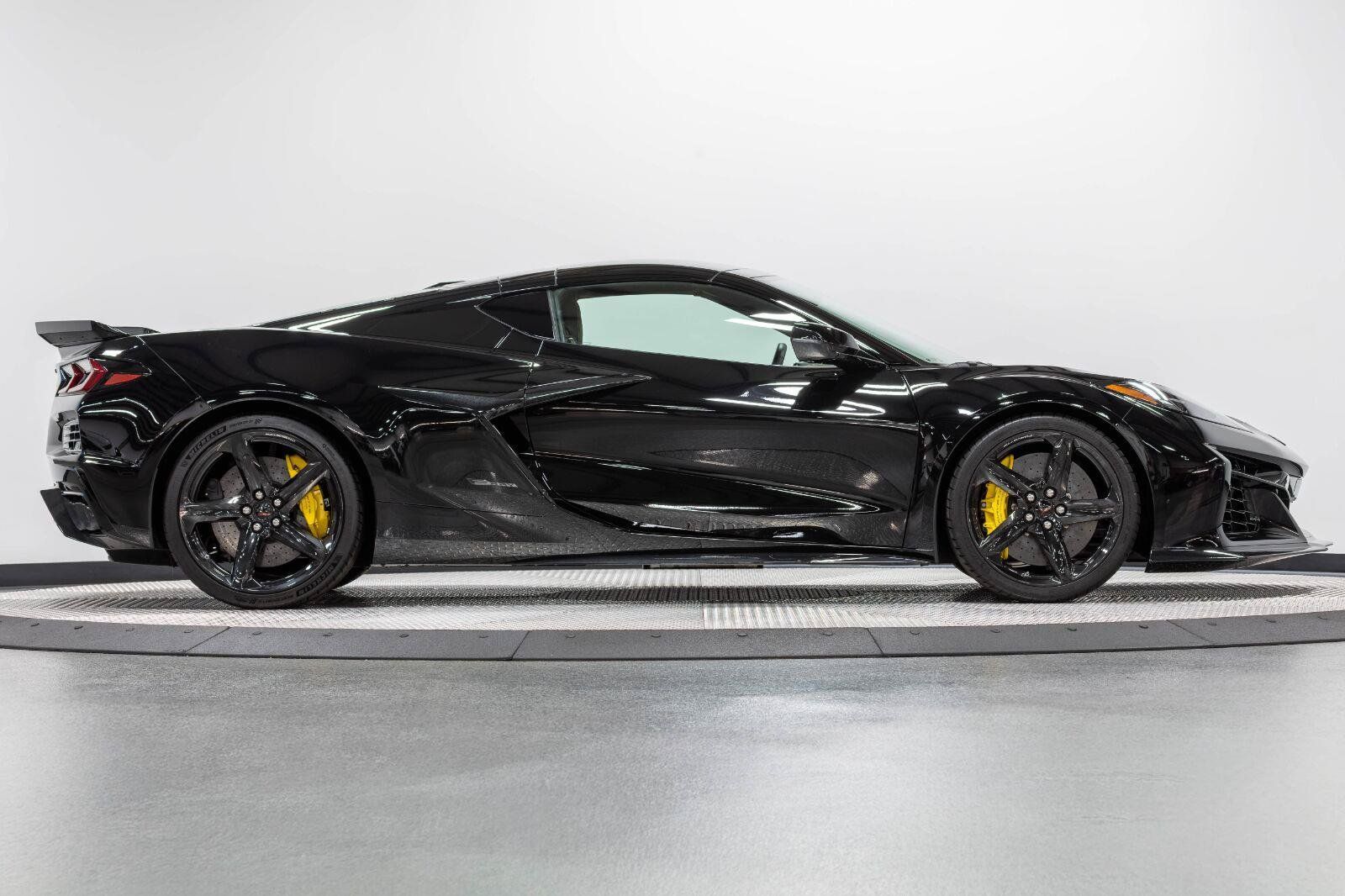 Used 2026 Chevrolet Corvette E-Ray AWD/4WD image 10